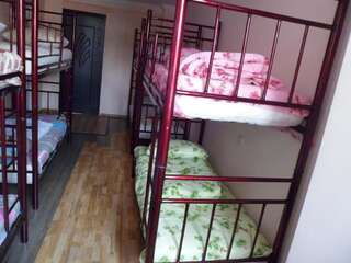 Хостелы Hostel Everyday Lux Батуми Кровать в общем 8-местном номере для мужчин и женщин-5
